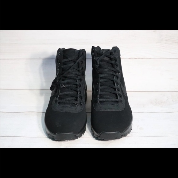 NEW Nike ManoaDome Triple Black Boots 844358-003 Mens Size 10.5 - Picture 4 of 5